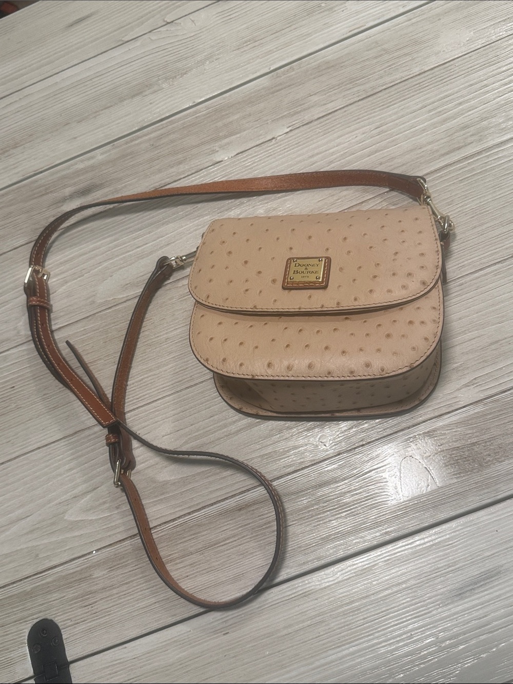 Dooney leather crossbody bag